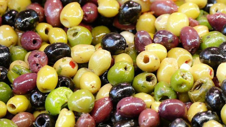 Ministerul Apararii vrea sa cumpere masline, fructe si legume pentru Unitatea Militara de la Constanta, in valoare de 64.142 lei