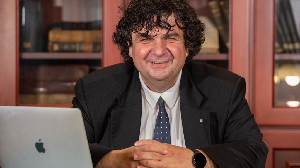 Universitatea Politehnică Timișoara: La cinci luni de la declanșarea pandemiei de COVID-19, piața IT&C este dominată de precauție. Companiile mici au fost cele mai expuse