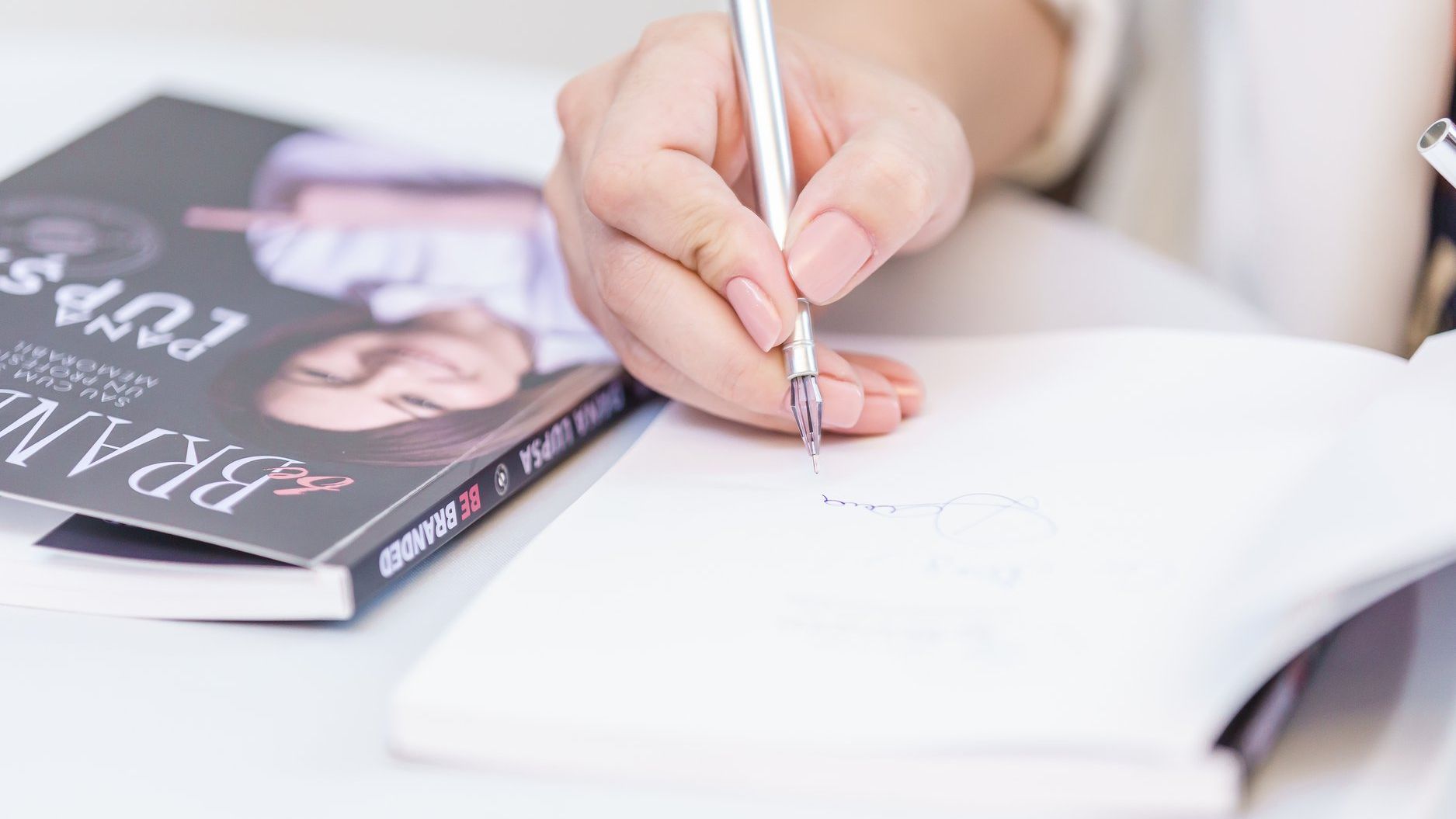 (P) O profesoara de management a dezvoltat un program complex si complet de branding personal pentru antreprenoare