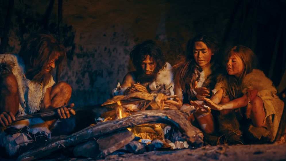 O specie preistorică mai apropiată de om decât neanderthalienii a fost descoperită