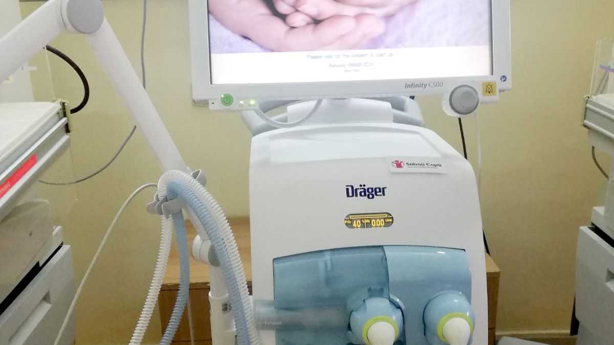 Spitalul Universitar de Urgență București și alte patru spitale primesc echipamente și aparatură medicală vitale de la Salvați Copiii