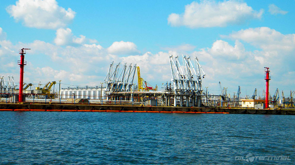 Cel mai mare terminal petrolier din portul Constanţa declanşează conflictul colectiv de muncă