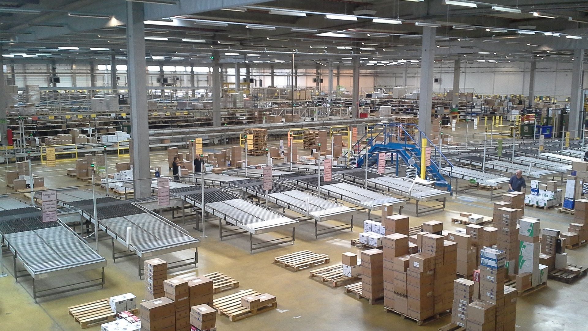 JLL: Tranzactiile cu spatii industriale vor depasi 350.000 mp. Dezvoltatorii pregatesc un nou record de livrari in acest an