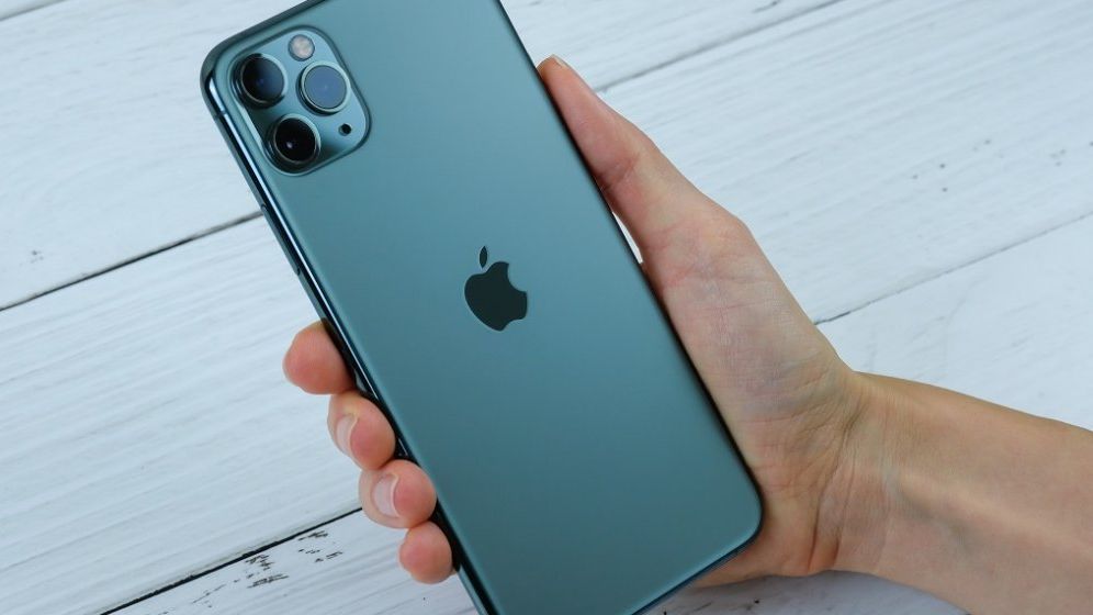 Cum încearcă hackerii să le fure datele celor cu iPhone: la ce trebuie să fii atent
