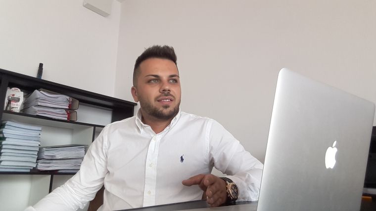 Antreprenor la 20 de ani: Trebuie sa tii pasul cu evolutia