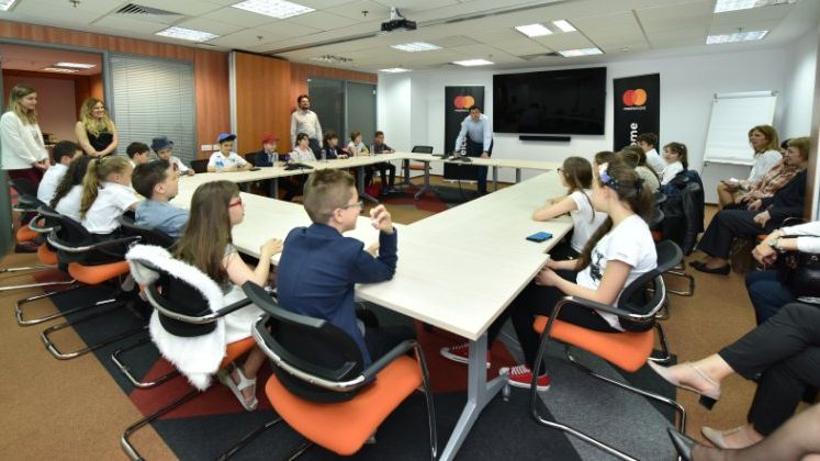 Olimpiada Micilor Bancheri: Peste 3.500 de elevi au participat la cea de-a patra editie