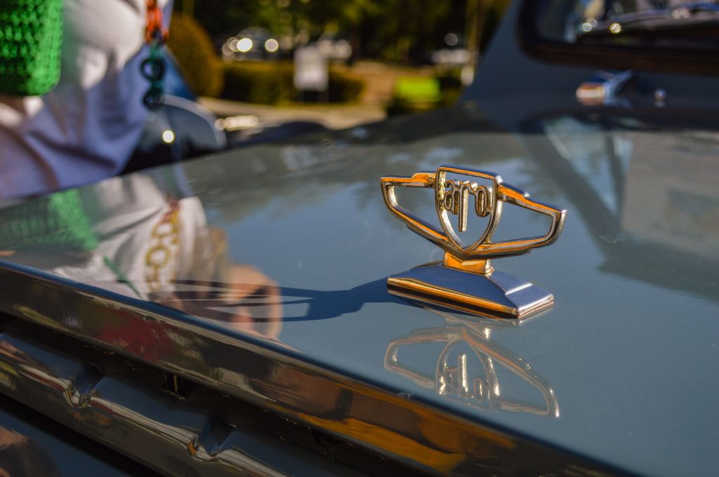 GALERIE FOTO | Mașinile comunismului au făcut baie de mulțime la Operă - Imagine 77