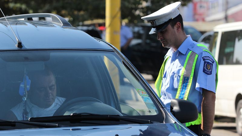 Revista presei 11 iulie. Un politist din Maramures a refuzat o mita de 80.000 de euro