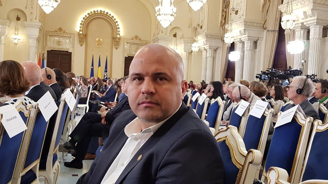 UPDATE Deputatul USR Emanuel Ungureanu acuza Ministerul Sanatatii ca a irosit 700.000 de euro, cumparand ilegal 1,2 milioane de doze de vaccin antigripal care nu acopera grupa de varsta 6 luni - 3 ani