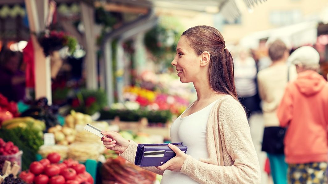 Plata cu cardul la piata: Mastercard si Patria Bank monteaza POS-uri in Piata Cibin din Sibiu