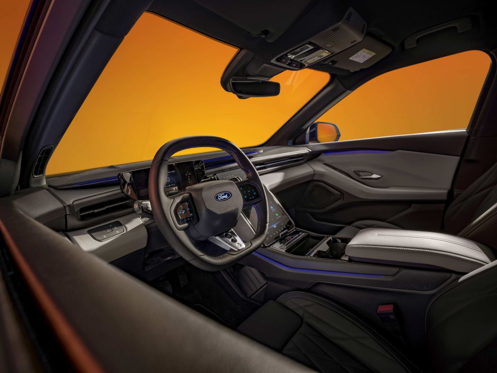 GALERIE FOTO | Ford a prezentat noul Capri, un crossover coupe electric - Imagine 9