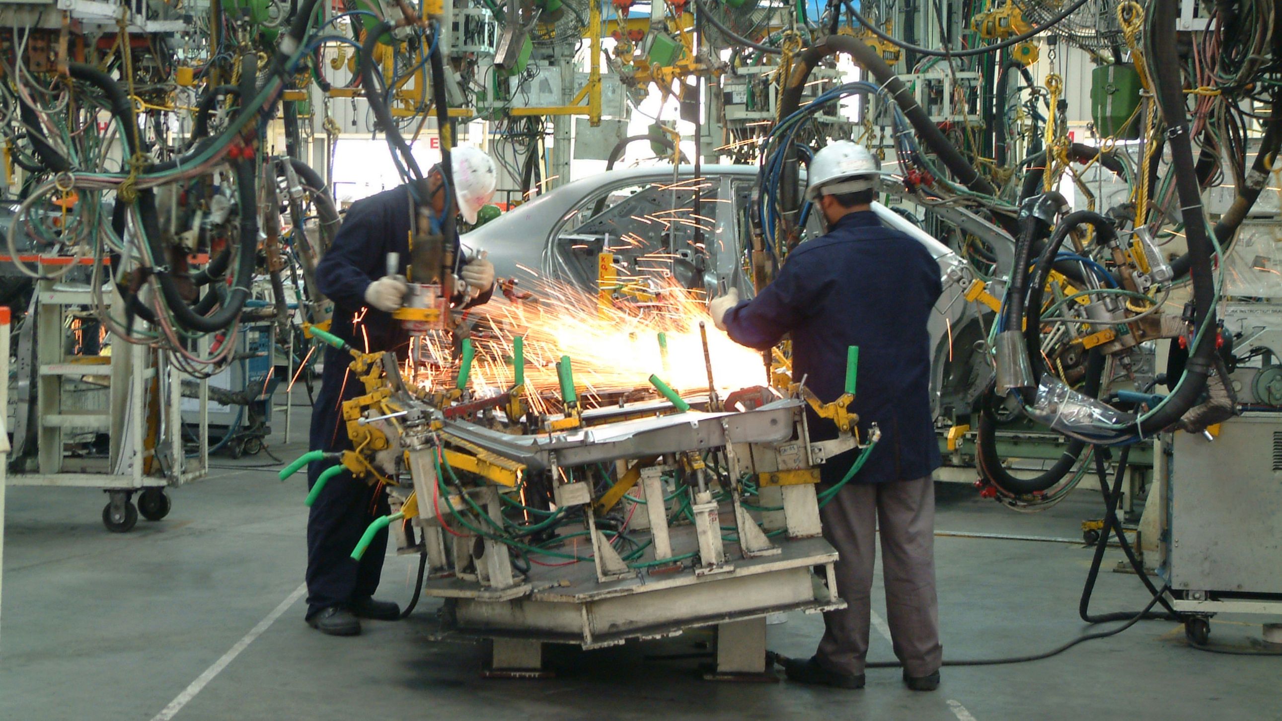Activitatea din industria romaneasca si-a revenit dupa patru luni de declin