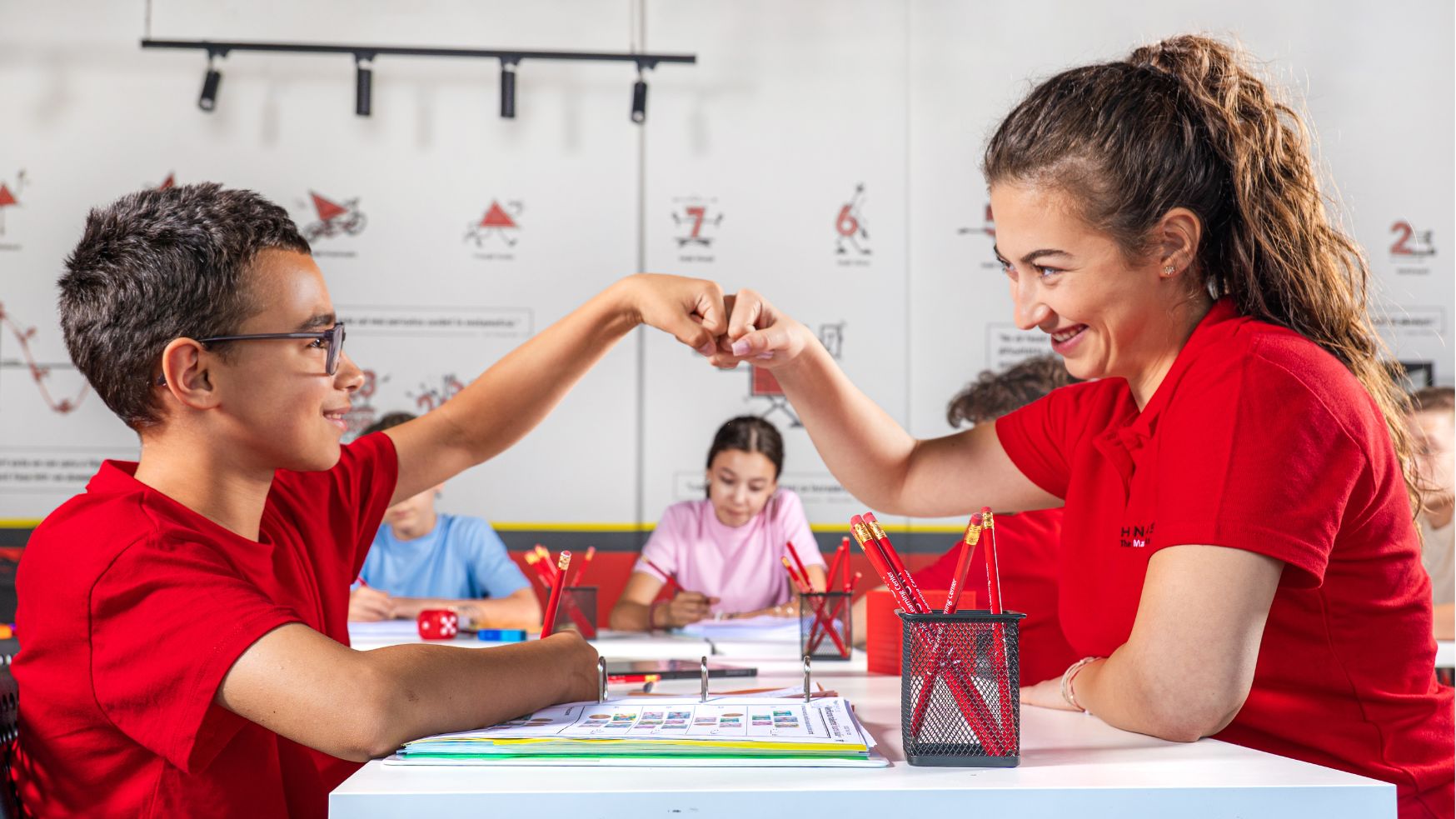 Matematica cu instructor și plan personalizat. Noua metodă prin care tinerii pot învăța "materia lui Isoscel" : " Copilul descoperă singur rezolvările"