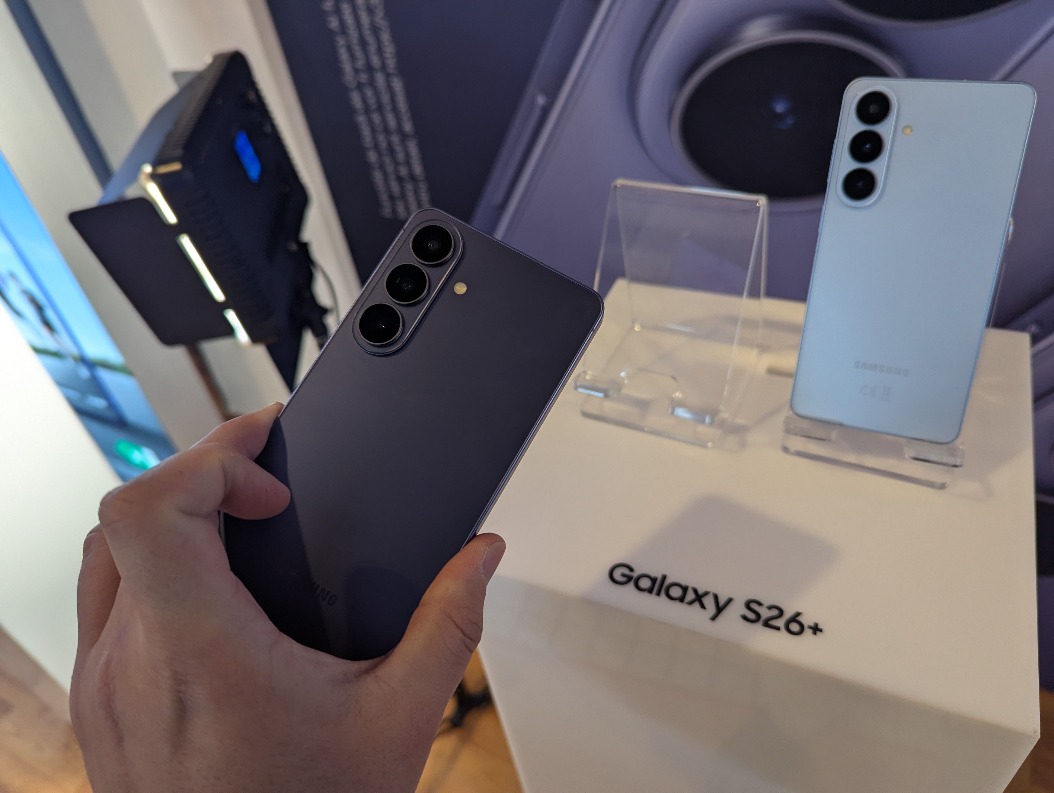 GALERIE FOTO Samsung lansează seria S26: prețuri, imagini și specificații - Poza 17