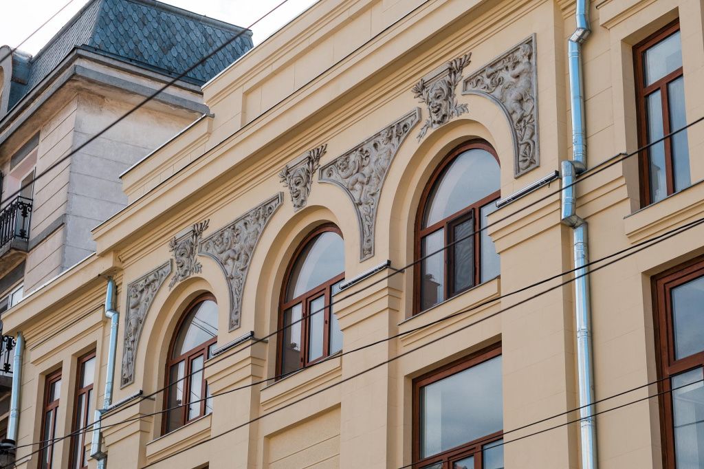 GALERIE FOTO | Se vinde unul dintre cele mai elegante teatre din România - Imagine 5
