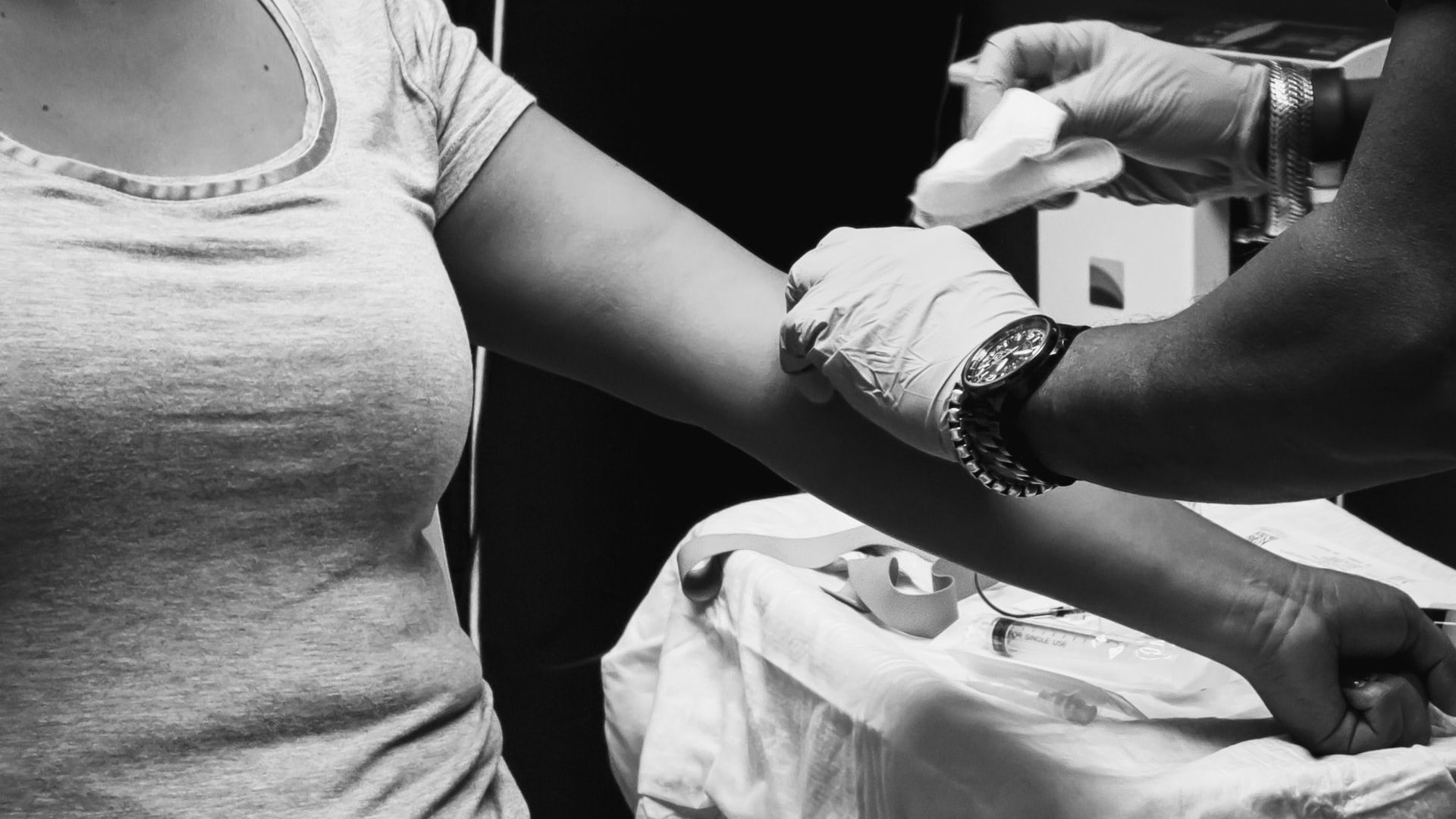 România aruncă o treime din sângele donat din cauza lipsei aparaturii adecvate și a acreditării centrelor de transfuzii