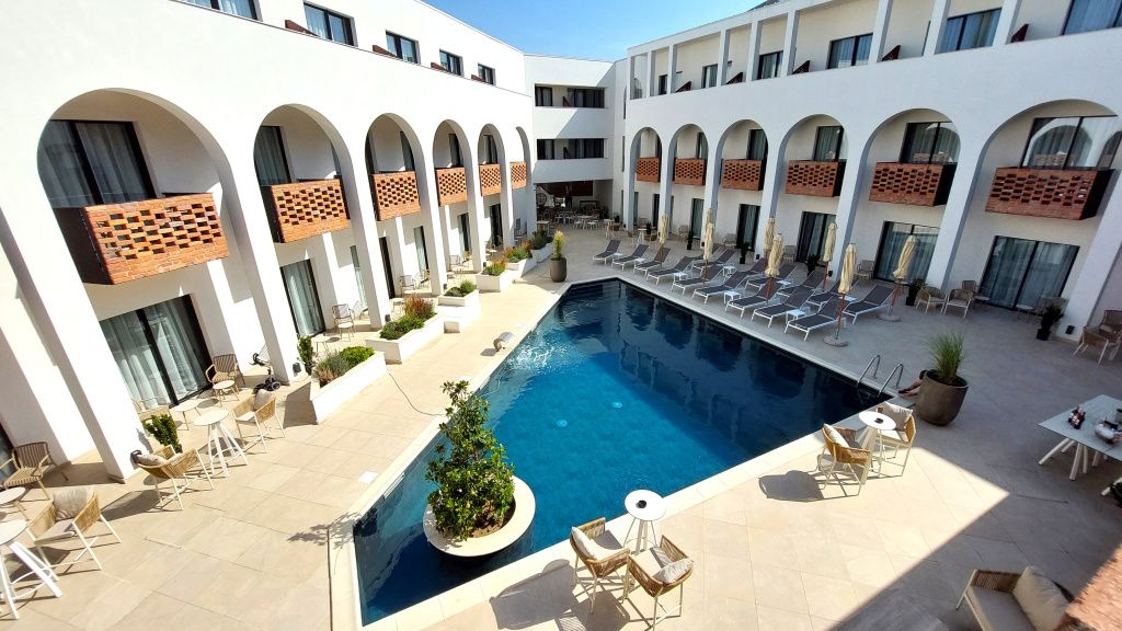 Cum arată cel mai nou hotel din România, construit pe proprietatea unui fost mare boier - Imagine 18