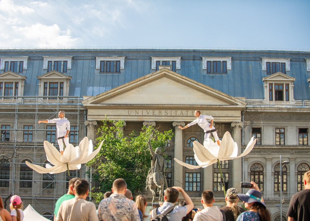 Ce să faci în weekendul 5-7 iunie în București: de la festivaluri de flori și gastronomie, la plimbări pe Dâmbovița și târguri de design
