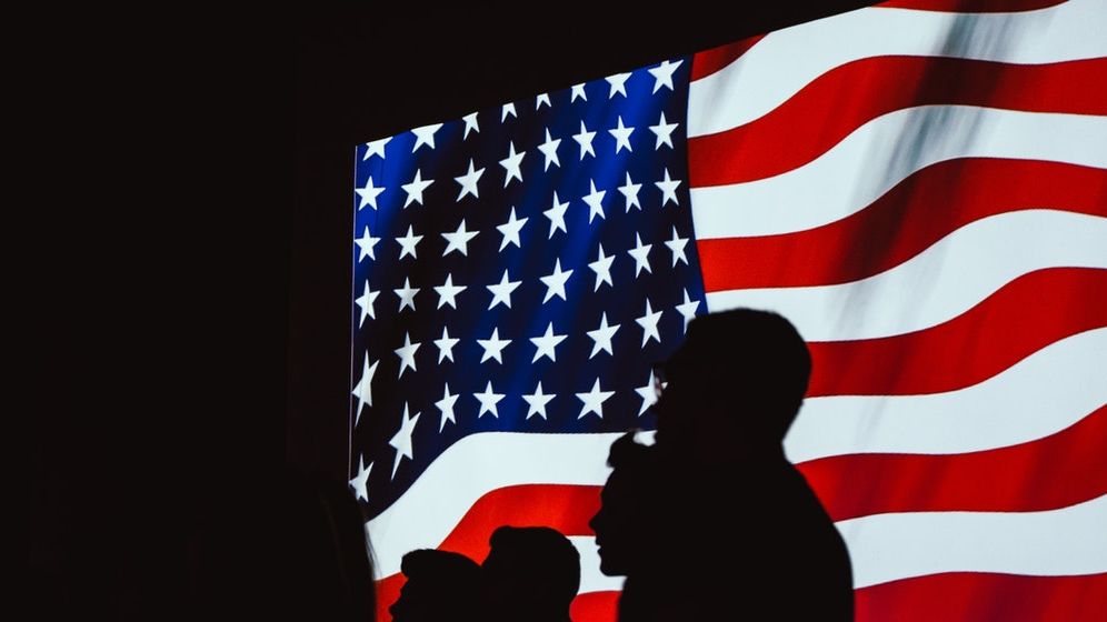 Pas important pentru românii care vor călători fără viză în SUA. Ce proiect de lege a fost introdus în Senatul american