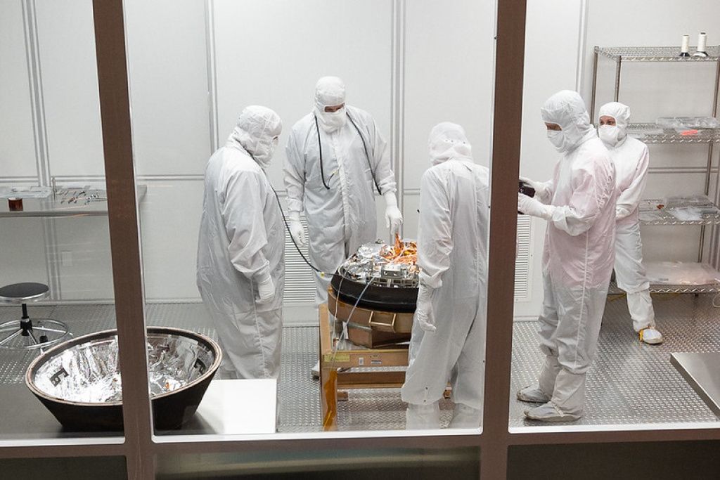 [GALERIE FOTO] "Comoara" adusă de o sondă NASA de pe asteroidul Bennu. Misiunea a durat 7 ani - Imagine 3