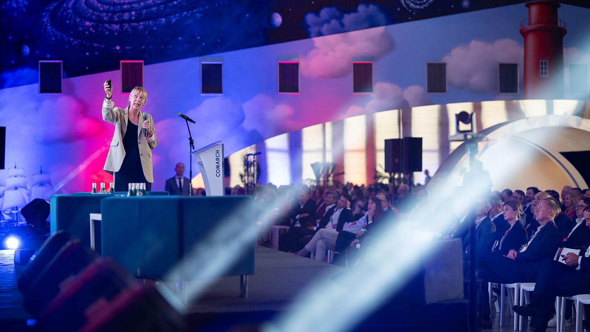 Va fura AI-ul „pâinea” bancherilor? Ce spune Comarch, compania poloneză care digitalizează bănci: „Valoarea reală apare când AI lucrează alături de oameni, nu în locul lor”