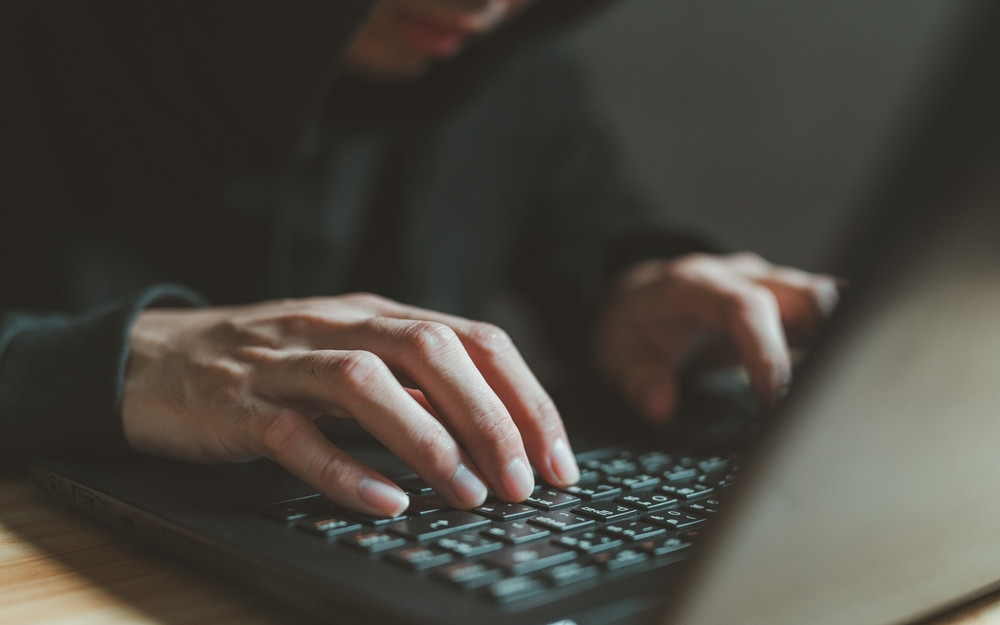 Ce sunt hackerii etici, protejați de o nouă lege promulgată de Nicușor Dan