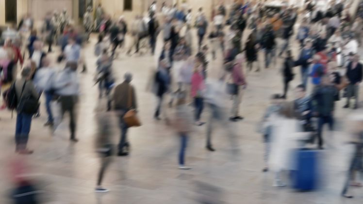 Predictii: ce se va intampla cu piata muncii cand majoritatea oamenilor vor trai peste 100 de ani?