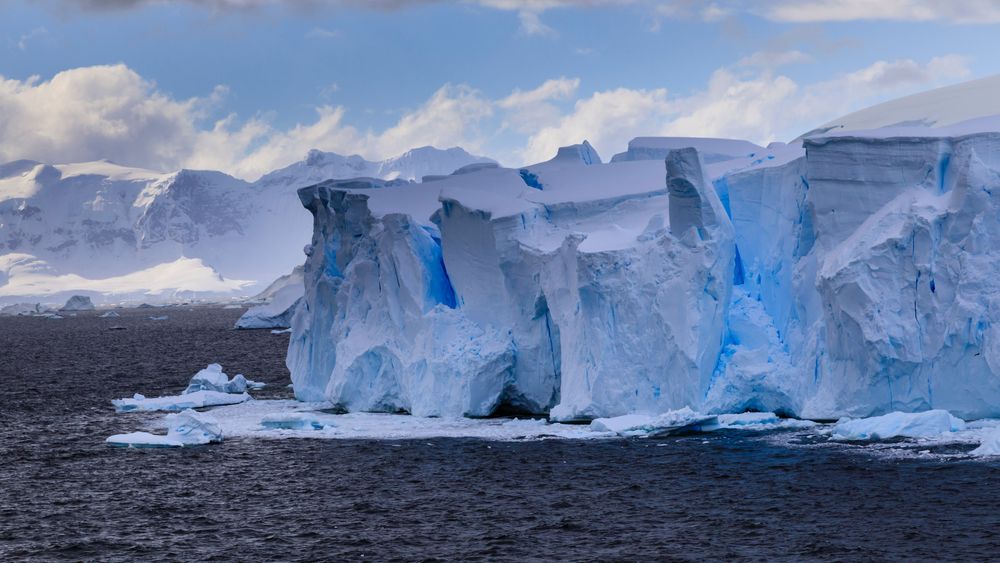 Studiu: Nu este imposibilă oprirea topirii calotei glaciare din Antarctica