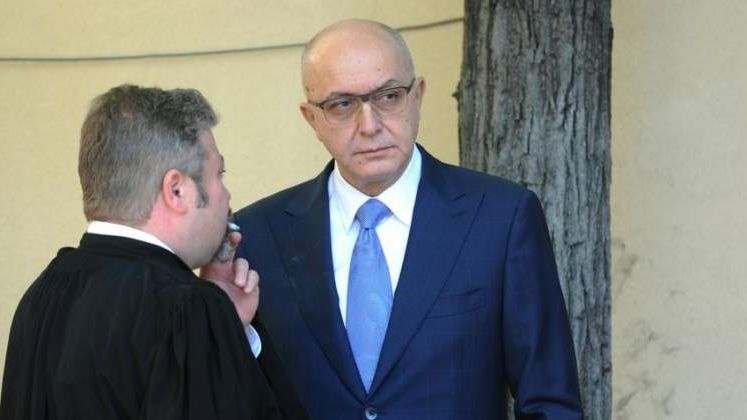 Puiu Popoviciu a fost retinut la Londra. Ulterior, a fost eliberat pe cautiune