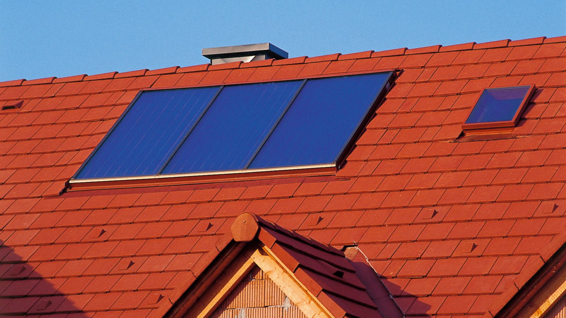 Tranzactie in constructii: Bramac cumpara cu 8 mil. euro fabrica de tigla din beton a concurentilor Elpreco