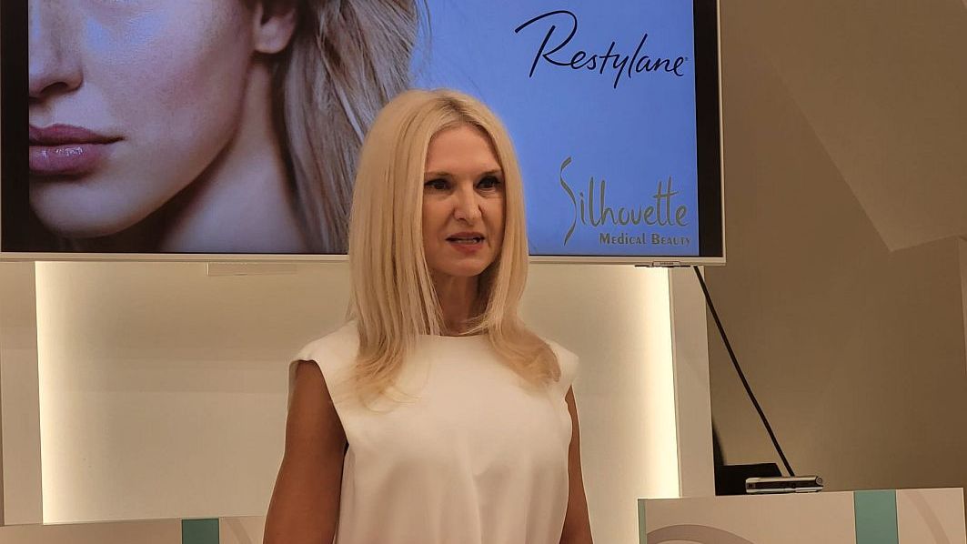 7 din 10 adulți spun că par mai obosiți din pricina cearcănelor. Restylane a lansat primul tratament dedicat cearcănelor