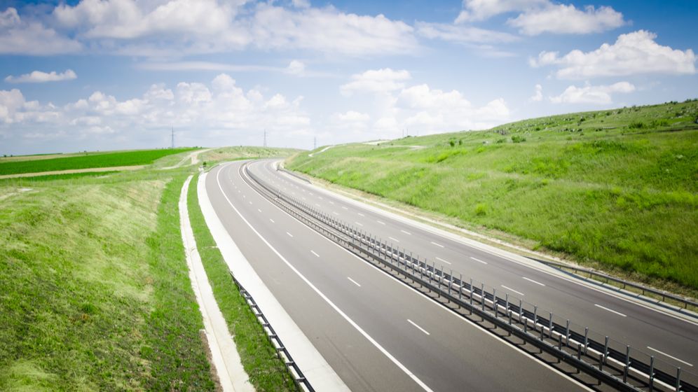 Noi benzinării pe autostrăzile A1 și A2, cu stații de reîncărcare pentru mașini electrice