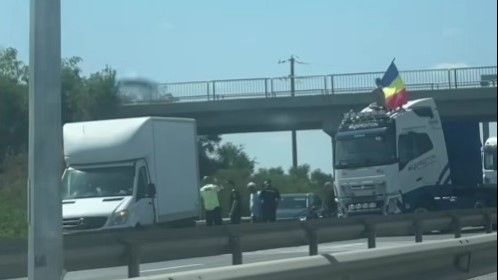 Șoferii care au blocat sensul spre București, pe A1, sancționați. Traficul a fost reluat