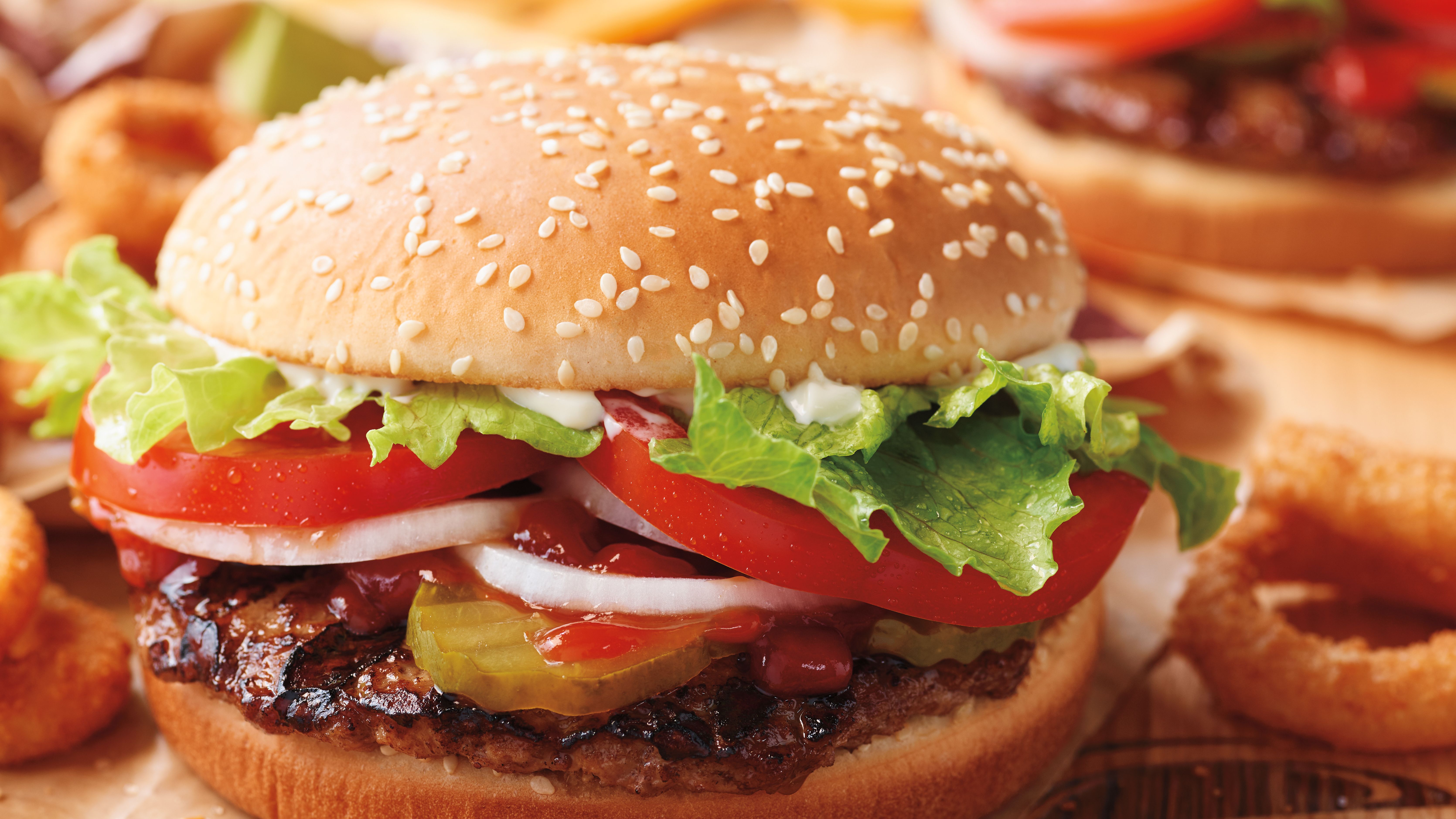 Se redeschide Burger King in Romania. Ce salarii sunt?