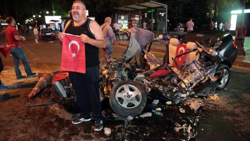 Lovitura de stat in Turcia: cel putin 60 de oameni si-au pierdut viata la Ankara