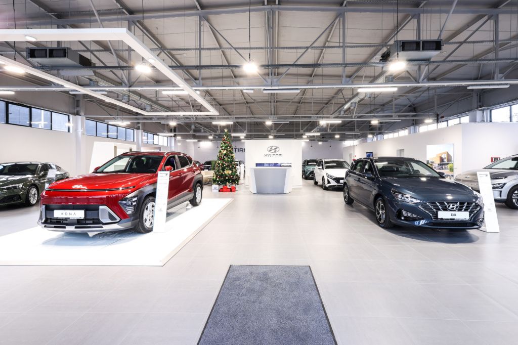 GALERIE FOTO: Cum arată noul showroom Țiriac Auto din București - Imagine 3