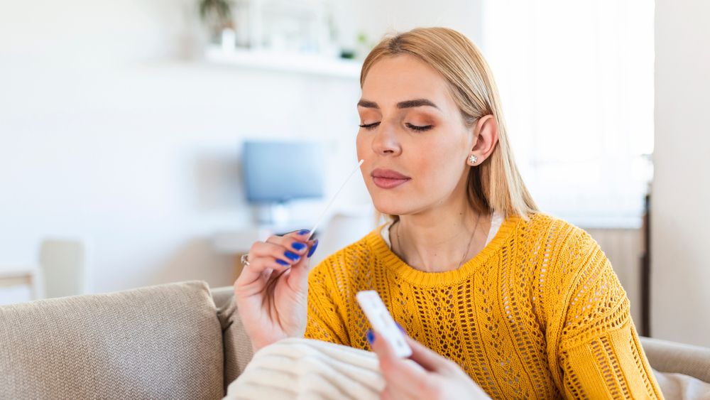 Acuratețea testelor rapide pentru diagnosticarea variantei Omicron. Ce trebuie să știi