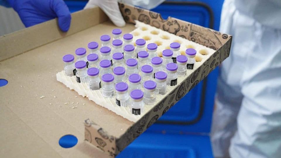Ce spune Institutul Cantacuzino despre transportul vaccinului Pfizer în cutii de pizza