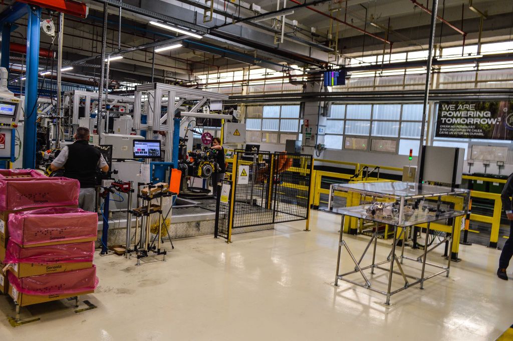 [FOTO] Care sunt secretele noului motor hibrid dezvoltat integral în România și folosit de Dacia - Imagine 9