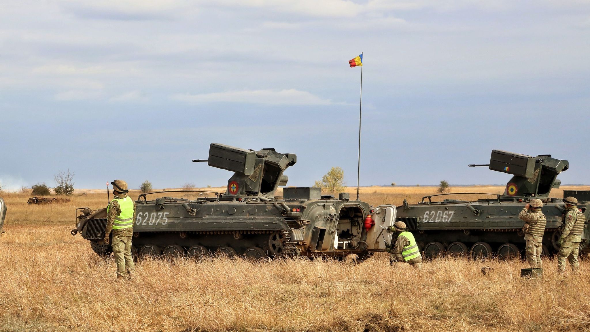 Propaganda rusească susține că blindate românești ar fi ajuns în Moldova. Reacția MApN