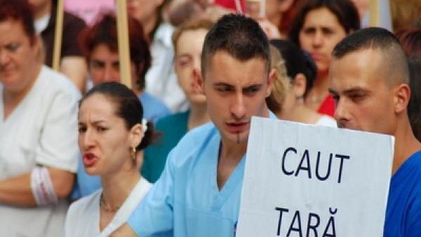 Revista presei 29 noiembrie: cum au reactionat medicii tineri dupa ce statul vrea sa-i oblige sa ramana in tara