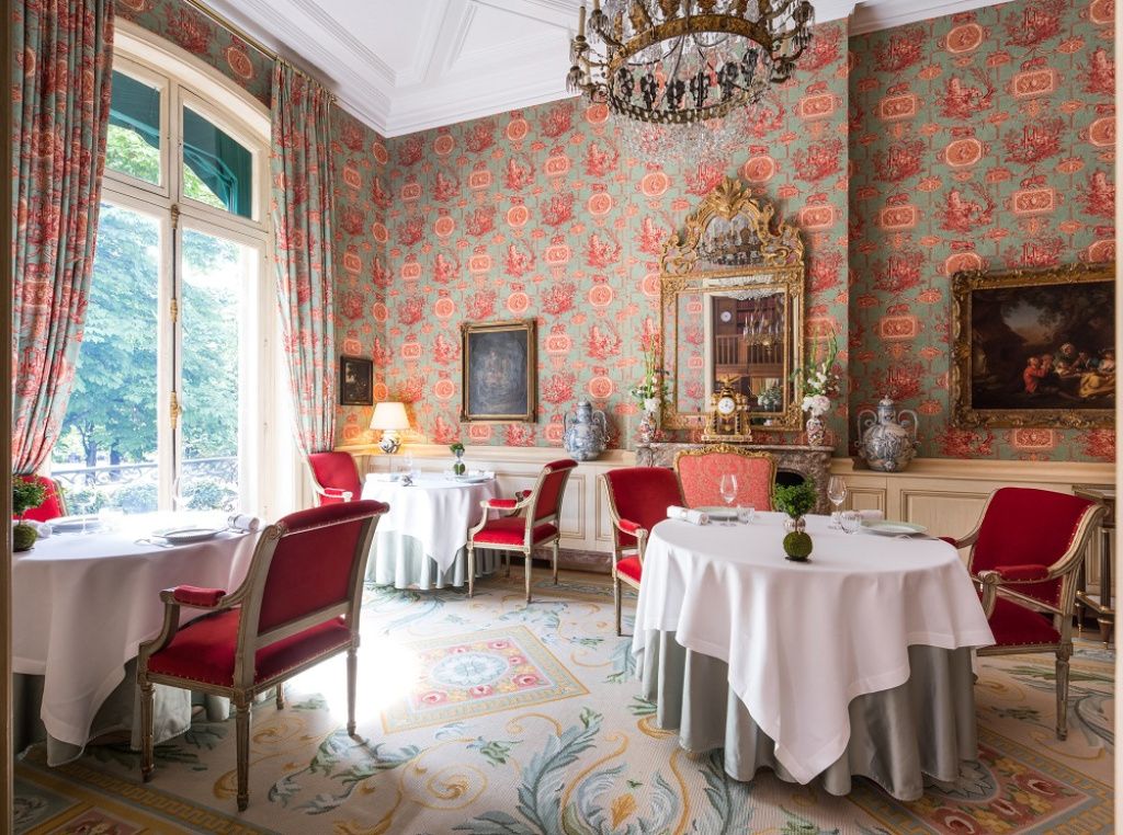 GALERIE FOTO: Restaurantul "žde fiță" din Paris în care să-ți impresionezi partenera de Vale - Imagine 2