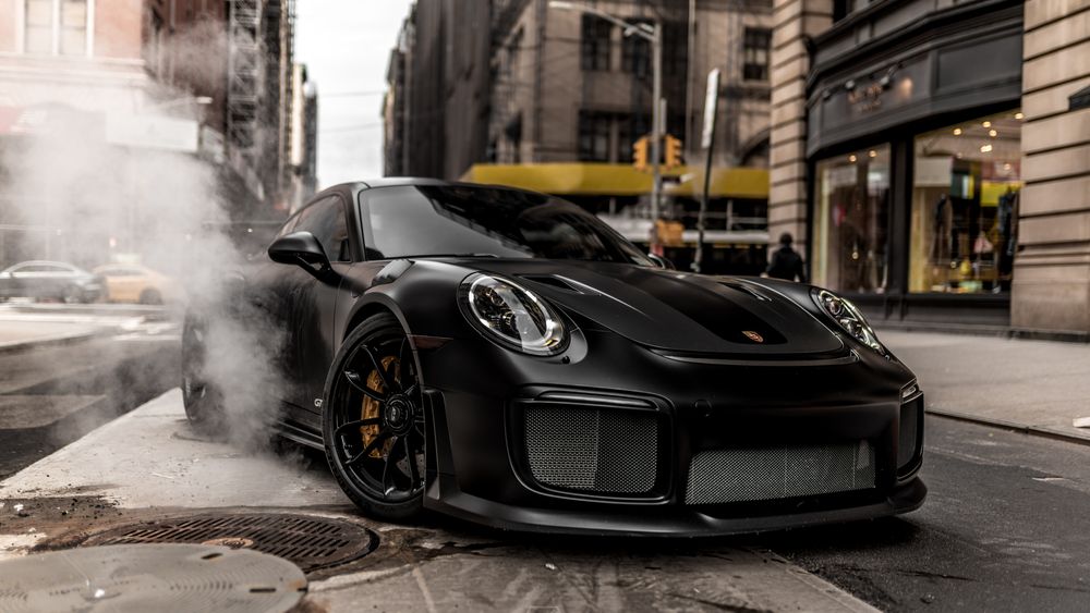 Porsche vrea să cumpere o parte din producătorul de baterii Varta