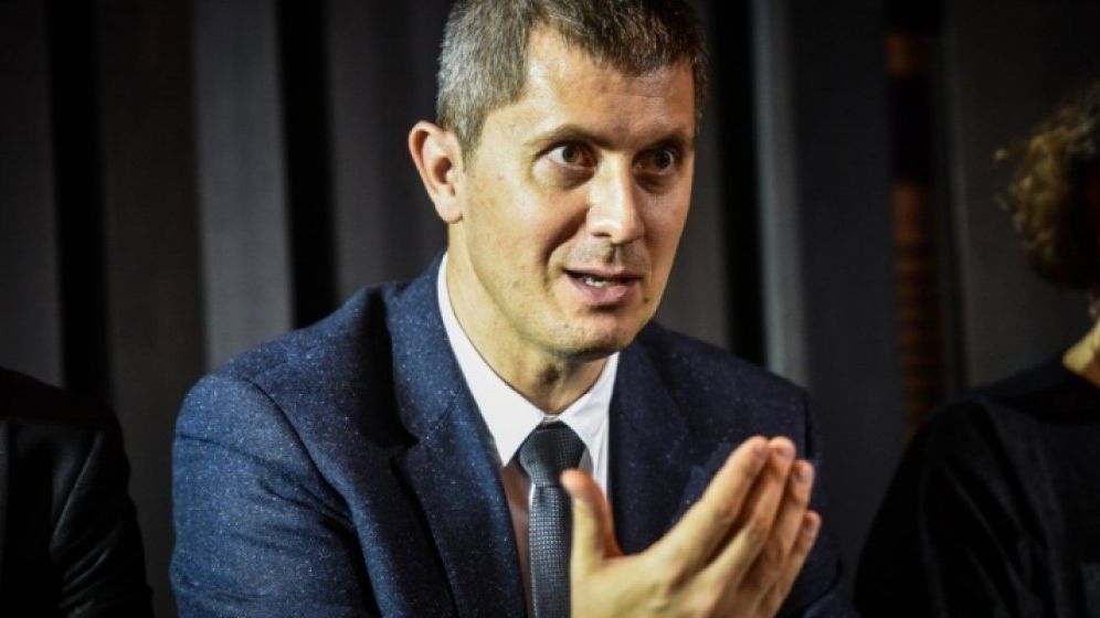 Scandalul din USR ia amploare. 600 de membri ai partidului il contesta pe Dan Barna