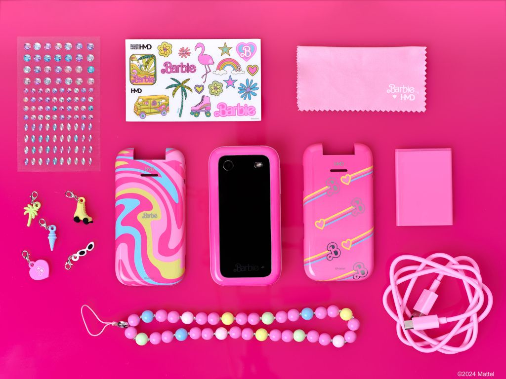 HMD și Mattel au scos pe piață telefonul Barbie, un model retro cu clapetă - Imagine 10