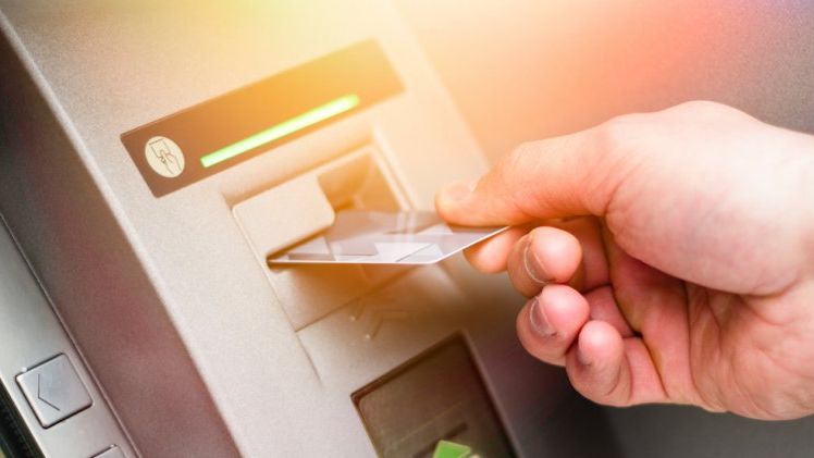 Adrian Tomasescu, BCR: Dupa mai bine de 20 de ani de carduri, oamenii inca nu s-au obisnuit cu plata la comerciant