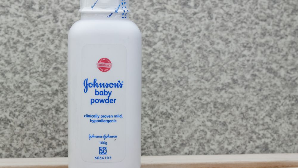 Johnson & Johnson, obligata sa plateasca 4,69 mld dolari despagubiri pentru ca ar fi provocat cancer cu pudra de talc