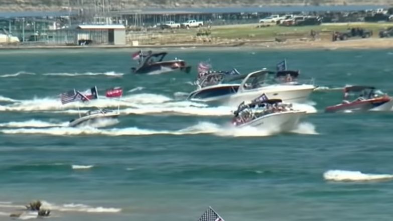 VIDEO Mai mult ambarcaţiuni s-au scufundat în timpul unei parade pro-Trump