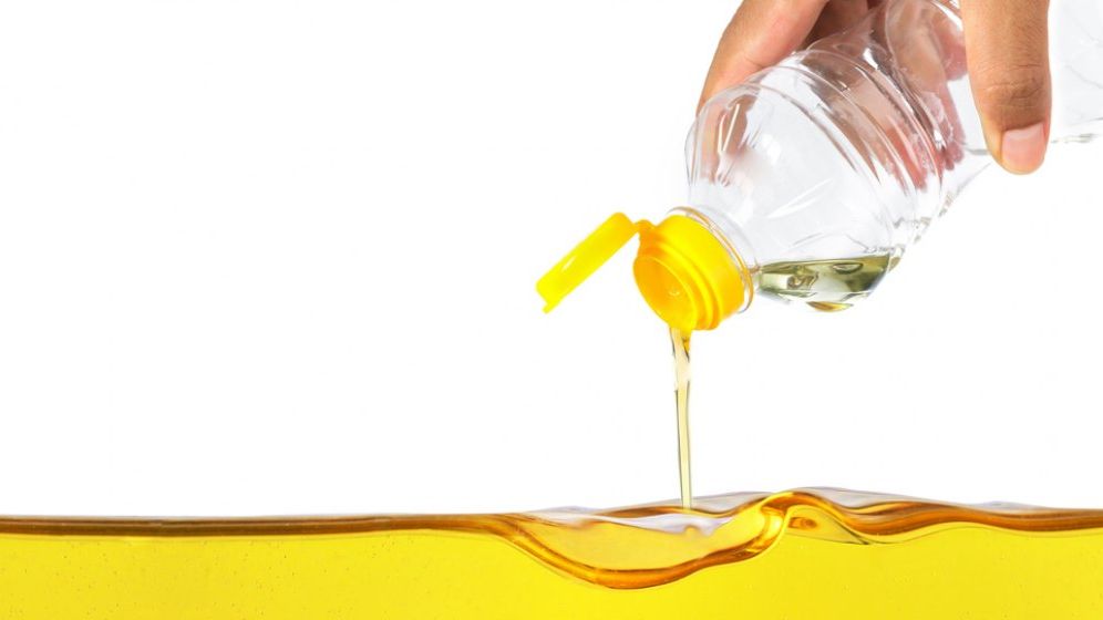 Supermarketurile din Marea Britanie raționalizează uleiul de gătit