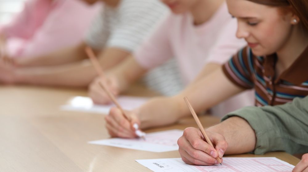 Senatul elimină examenul suplimentar de admitere la liceu. Legea merge la promulgare